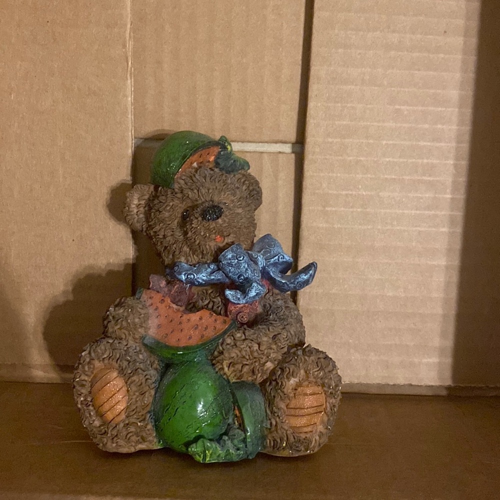 Teddy bear figurine